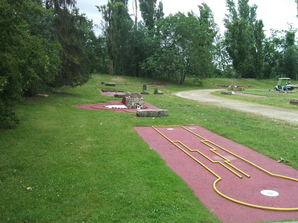 Camping Parc Du Chateau D'Allot Hotel Boe Exterior photo