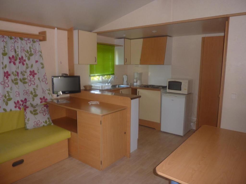 Camping Parc Du Chateau D'Allot Hotel Boe Room photo